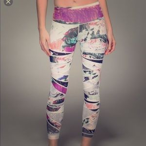 Lululemon pigment wave high times